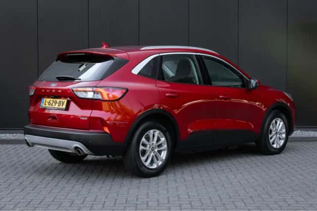 Ford Kuga (2021) thumbnail 2