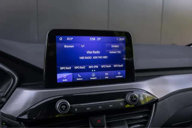 Ford Kuga (2021) thumbnail 9