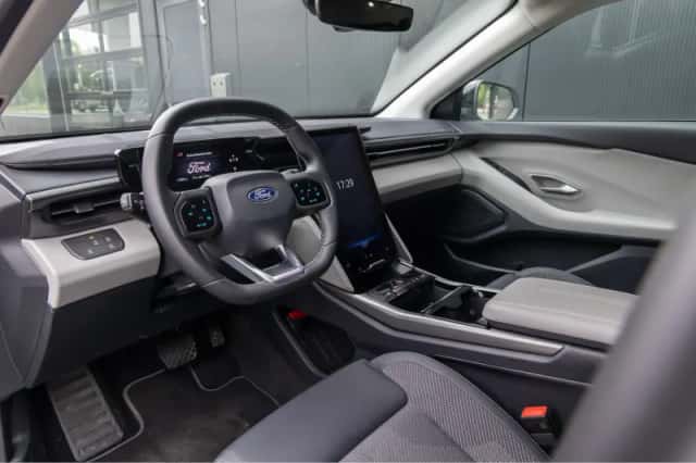 Ford Explorer (2025) thumbnail 11