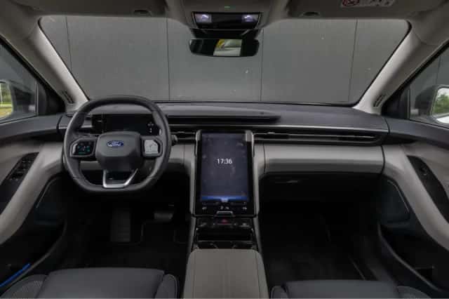 Ford Explorer (2025) thumbnail 12