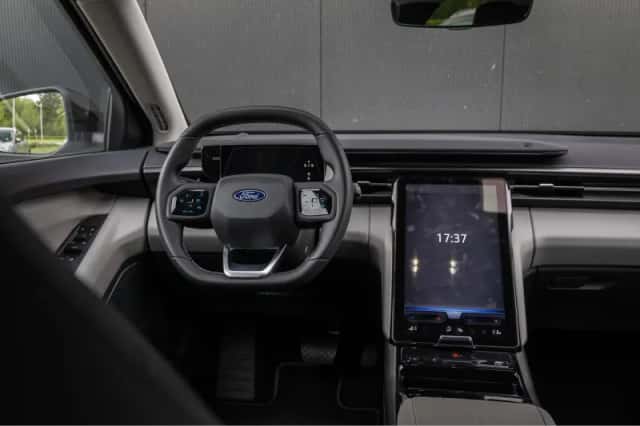 Ford Explorer (2025) thumbnail 13