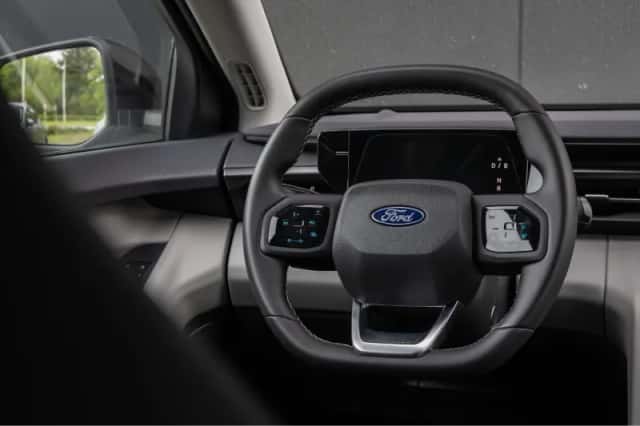 Ford Explorer (2025) thumbnail 14