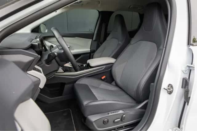 Ford Explorer (2025) thumbnail 6