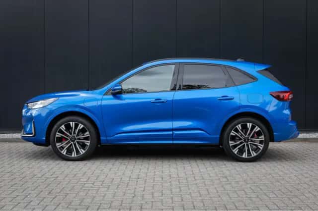 Ford Kuga (2024) thumbnail 3