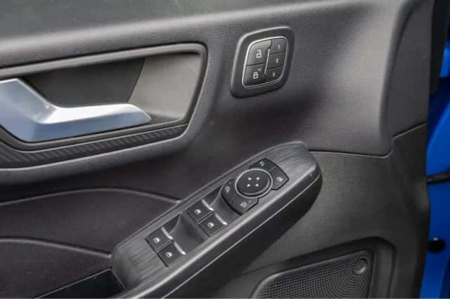 Ford Kuga (2024) thumbnail 28