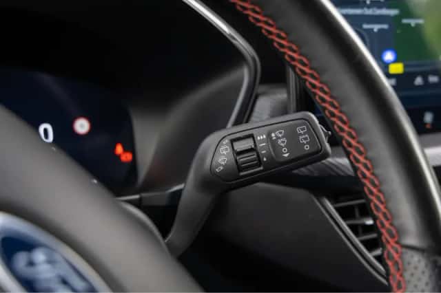Ford Kuga (2024) thumbnail 31