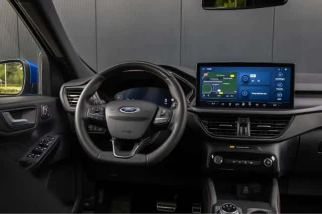 Ford Kuga (2024) thumbnail 32