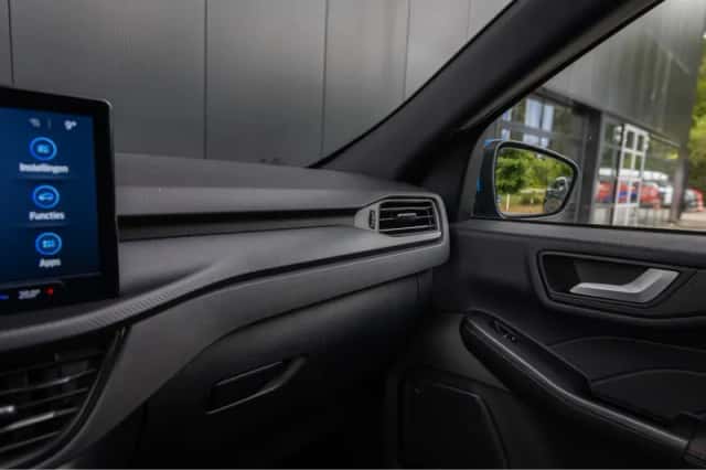 Ford Kuga (2024) thumbnail 34