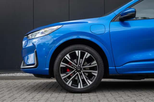 Ford Kuga (2024) thumbnail 43