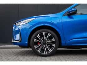 Ford Kuga (2024) thumbnail 43
