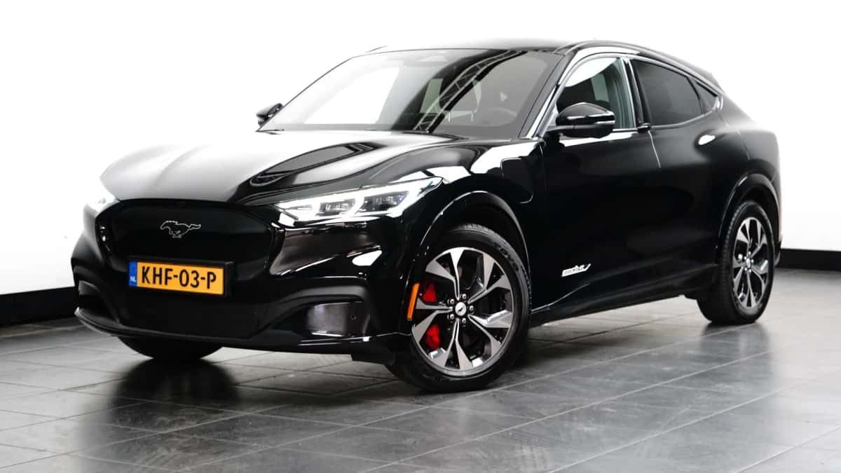 Ford Mustang Mach-E (2024) — foto 1