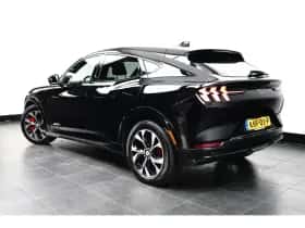 Ford Mustang Mach-E (2024) thumbnail 2