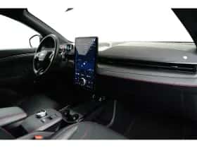 Ford Mustang Mach-E (2024) thumbnail 15