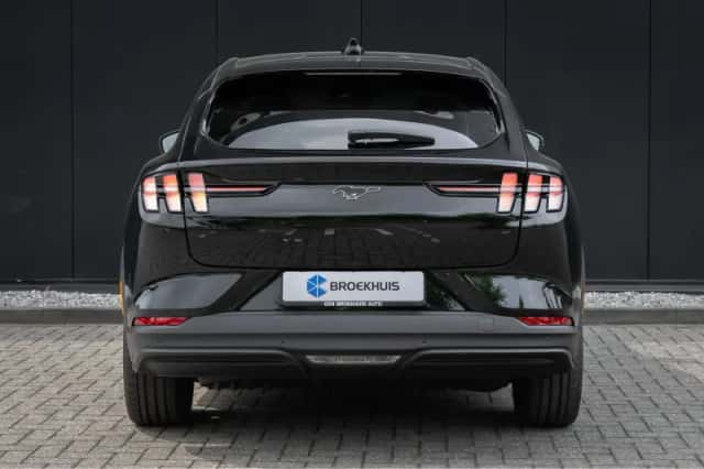Ford Mustang Mach-E (2024) thumbnail 4