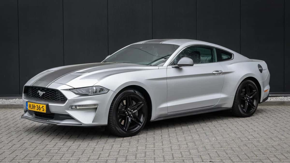 Ford Mustang (2018) — foto 1