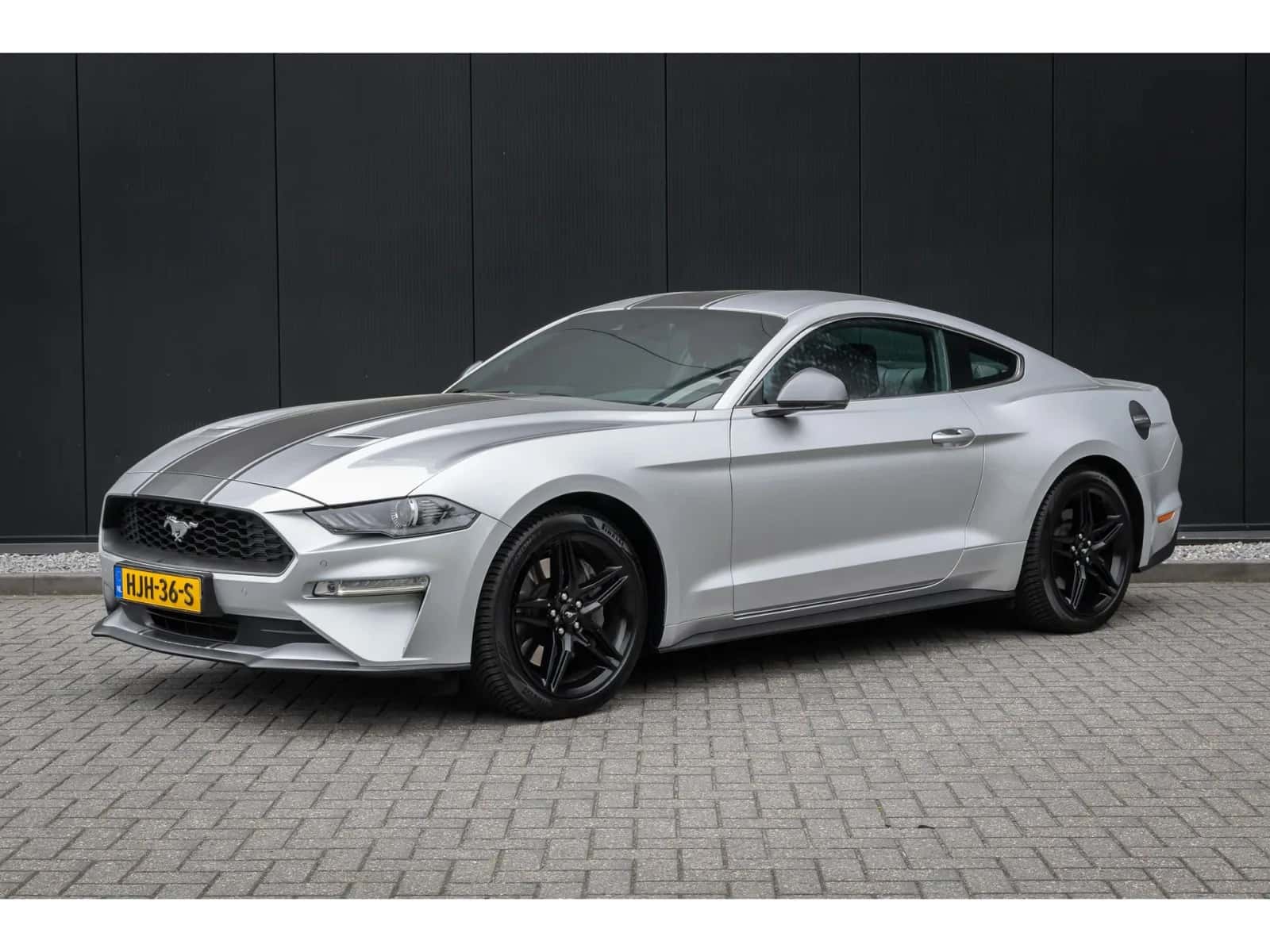 Ford Mustang (2018) — foto 1