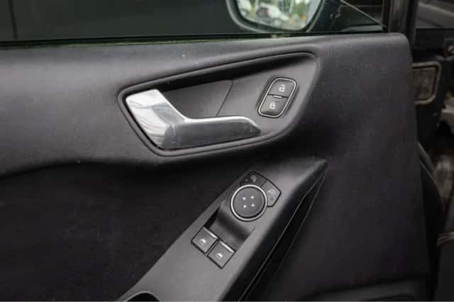Ford Fiesta (2018) thumbnail 19