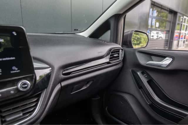 Ford Fiesta (2018) thumbnail 26