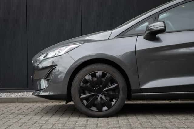 Ford Fiesta (2018) thumbnail 32