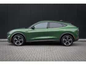 Ford Mustang Mach-E (2026) thumbnail 2