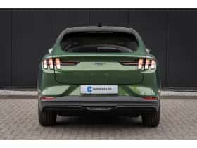 Ford Mustang Mach-E (2026) thumbnail 4
