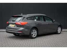Ford Focus (2021) thumbnail 2