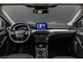 Ford Focus (2021) thumbnail 3