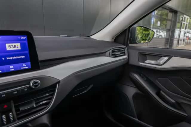 Ford Focus (2021) thumbnail 28