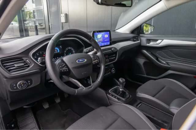 Ford Focus (2021) thumbnail 4