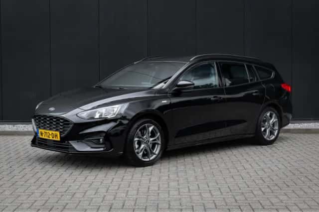 Ford Focus (2021) thumbnail 1