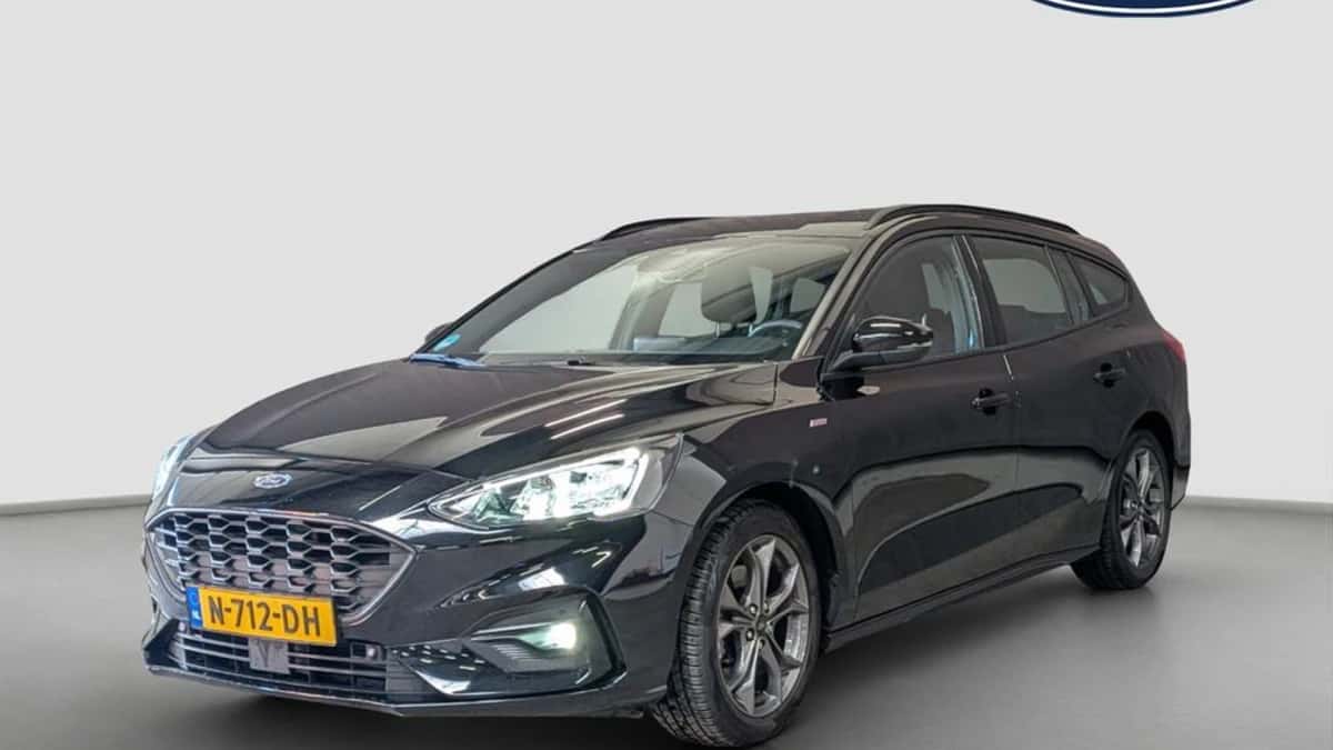 Ford Focus (2021) — foto 1