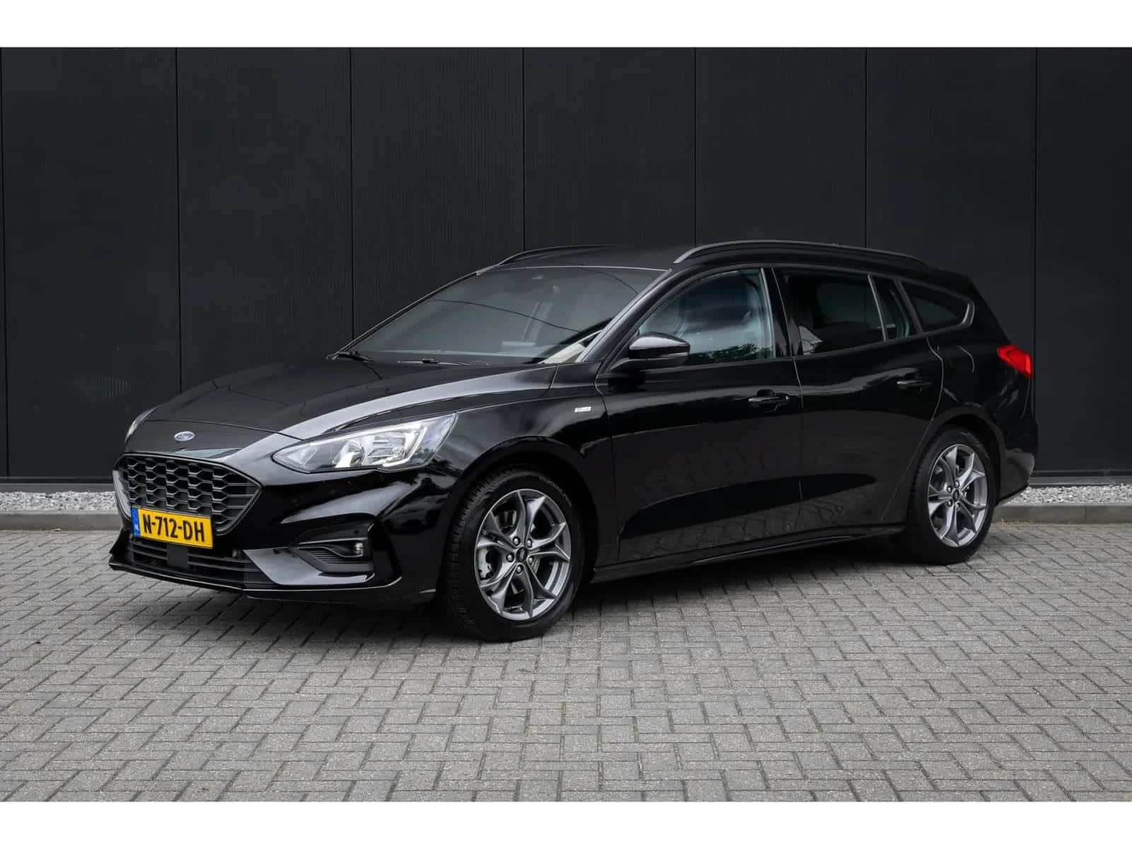 Ford Focus (2021) — foto 1