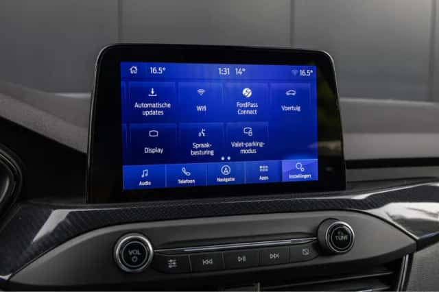Ford Focus (2021) thumbnail 15