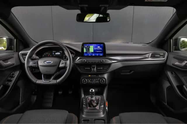 Ford Focus (2021) thumbnail 3