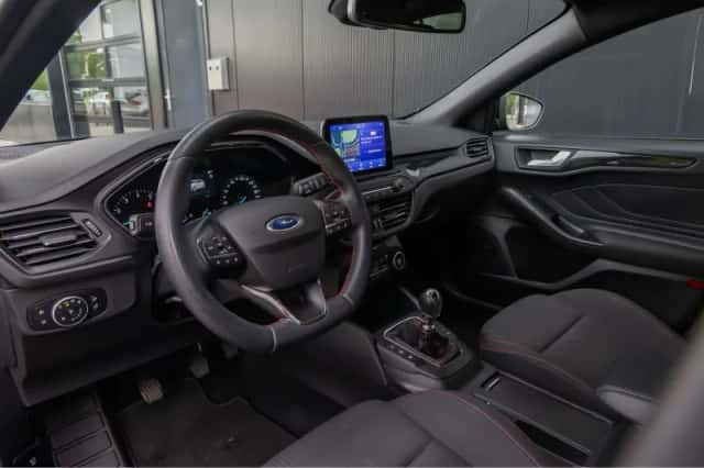 Ford Focus (2021) thumbnail 4