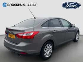 Ford Focus (2011) thumbnail 2
