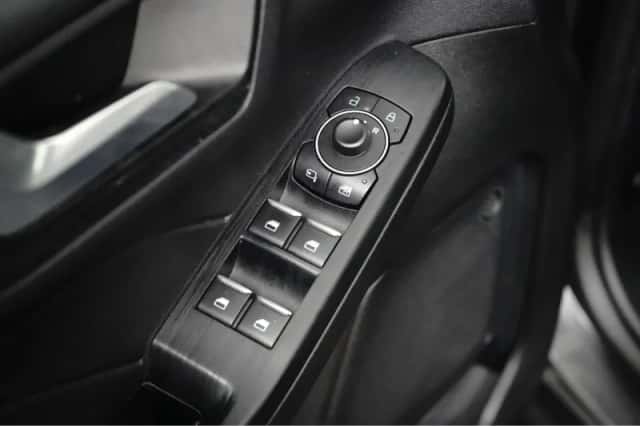 Ford Kuga (2022) thumbnail 29