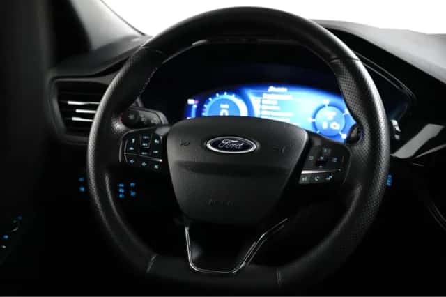 Ford Kuga (2022) thumbnail 8