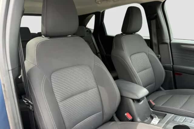 Ford Kuga (2022) thumbnail 5