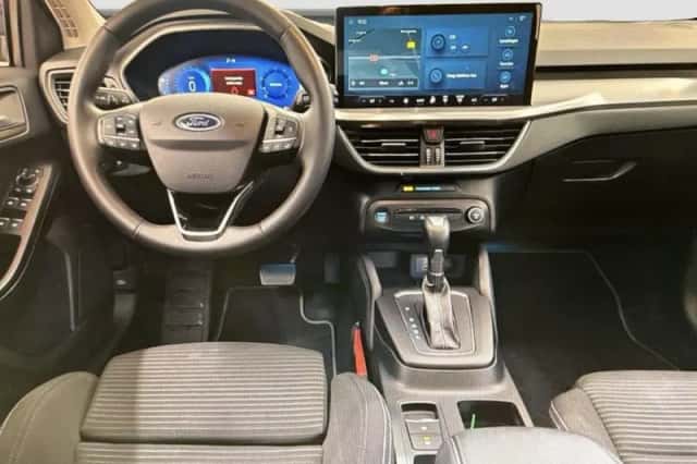 Ford Focus (2023) thumbnail 2
