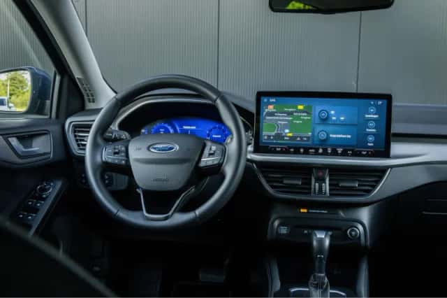 Ford Focus (2023) thumbnail 4