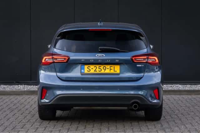 Ford Focus (2023) thumbnail 6
