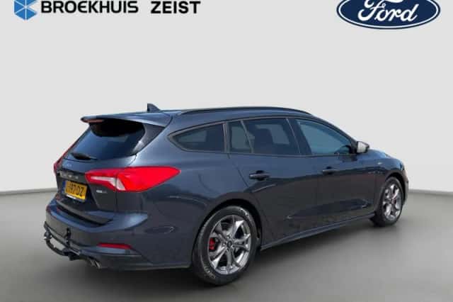 Ford Focus (2021) thumbnail 3