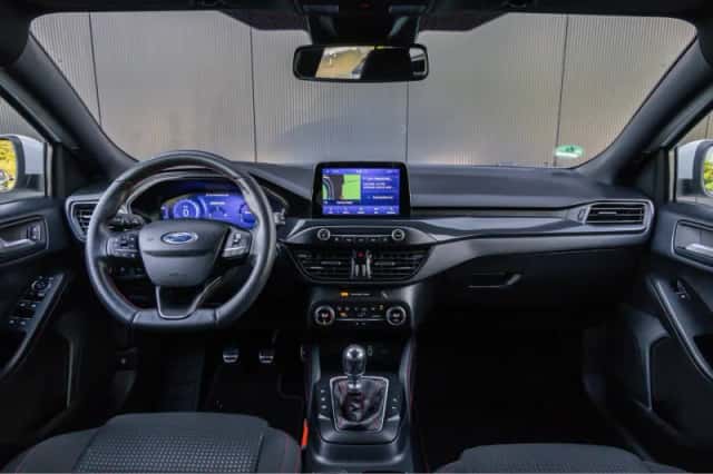 Ford Focus (2020) thumbnail 3