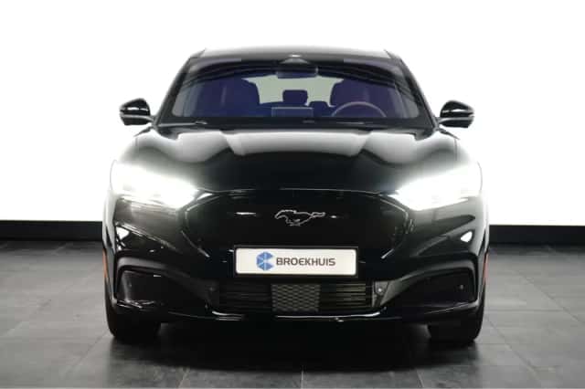 Ford Mustang Mach-E (2024) thumbnail 6