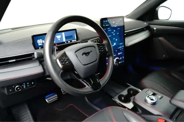 Ford Mustang Mach-E (2024) thumbnail 8