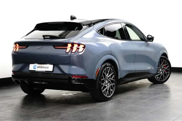Ford Mustang Mach-E (2023) thumbnail 2