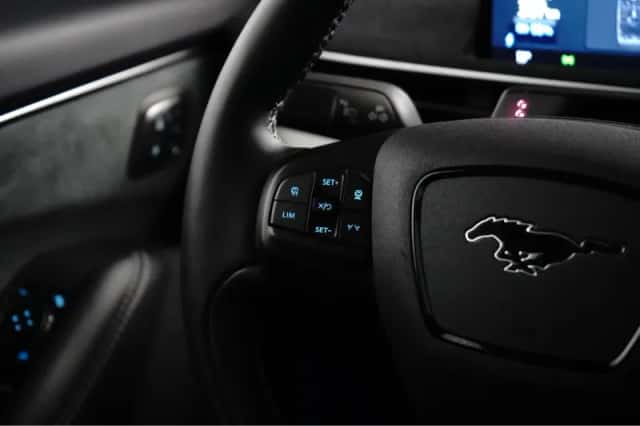 Ford Mustang Mach-E (2023) thumbnail 13
