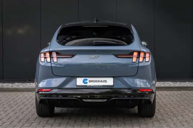 Ford Mustang Mach-E (2025) thumbnail 5