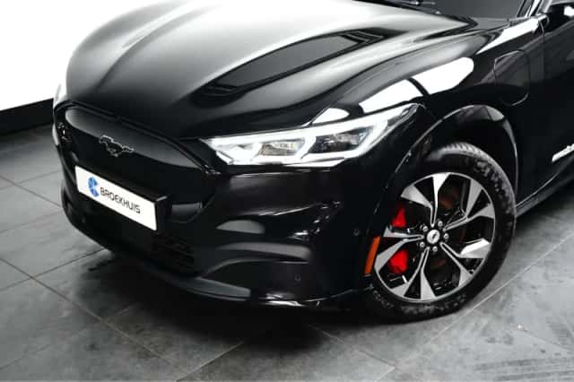 Ford Mustang Mach-E (2023) thumbnail 11